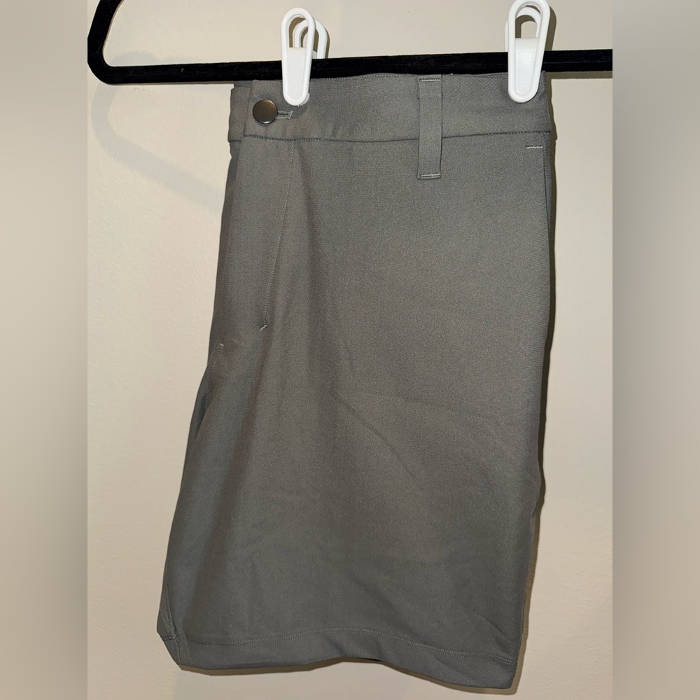 Lululemon Men’s ABC Shorts Green 7” Size 34